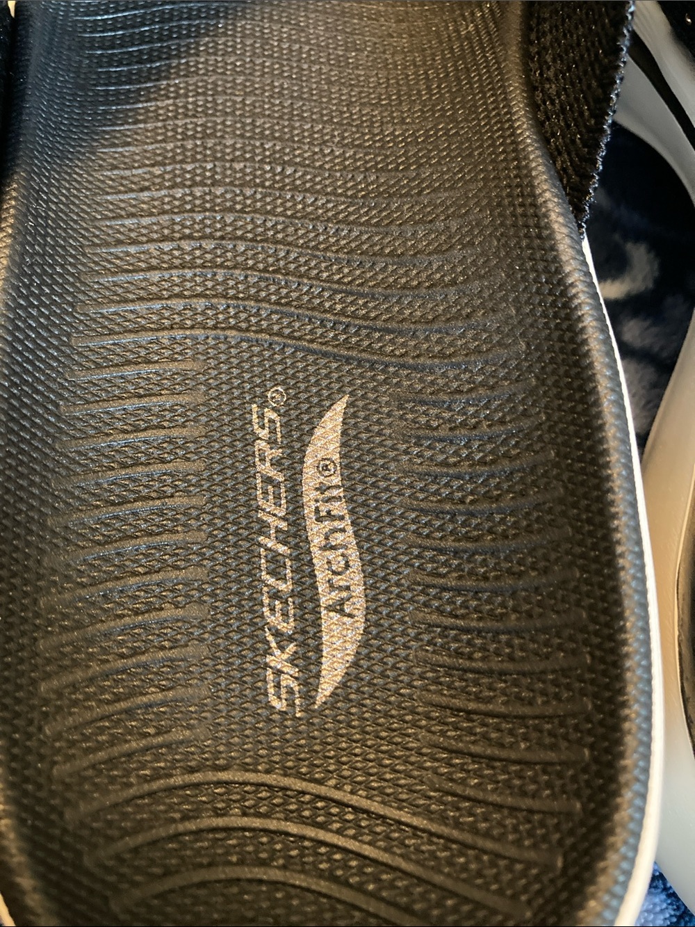 Skechers Black Sparkle Arch Fit Thong Sandals - Picture 4 of 7